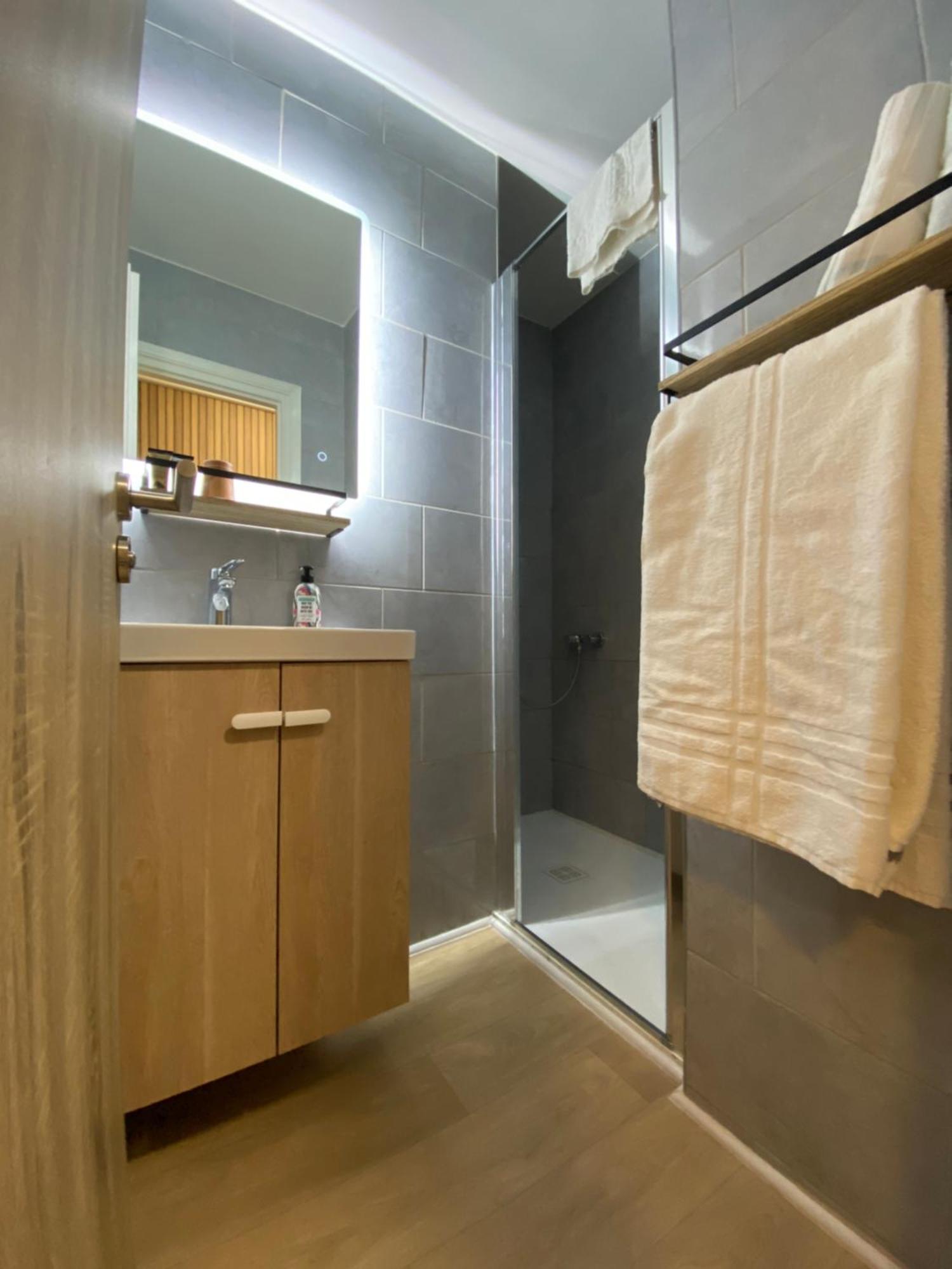 Studios & Chambres Aux Portes De Geneve Сен-Жульен-ан-Женевуа Экстерьер фото