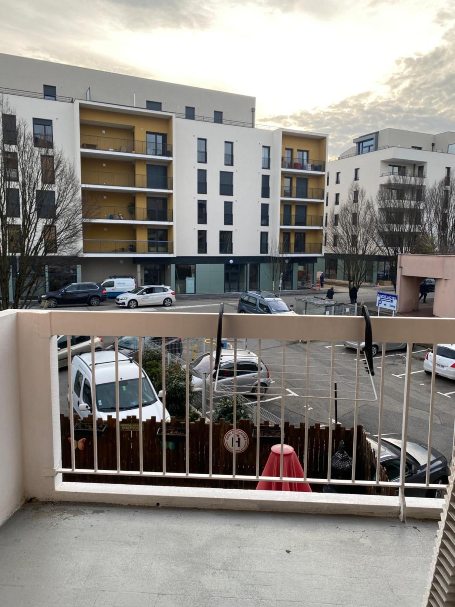 Studios & Chambres Aux Portes De Geneve Сен-Жульен-ан-Женевуа Экстерьер фото
