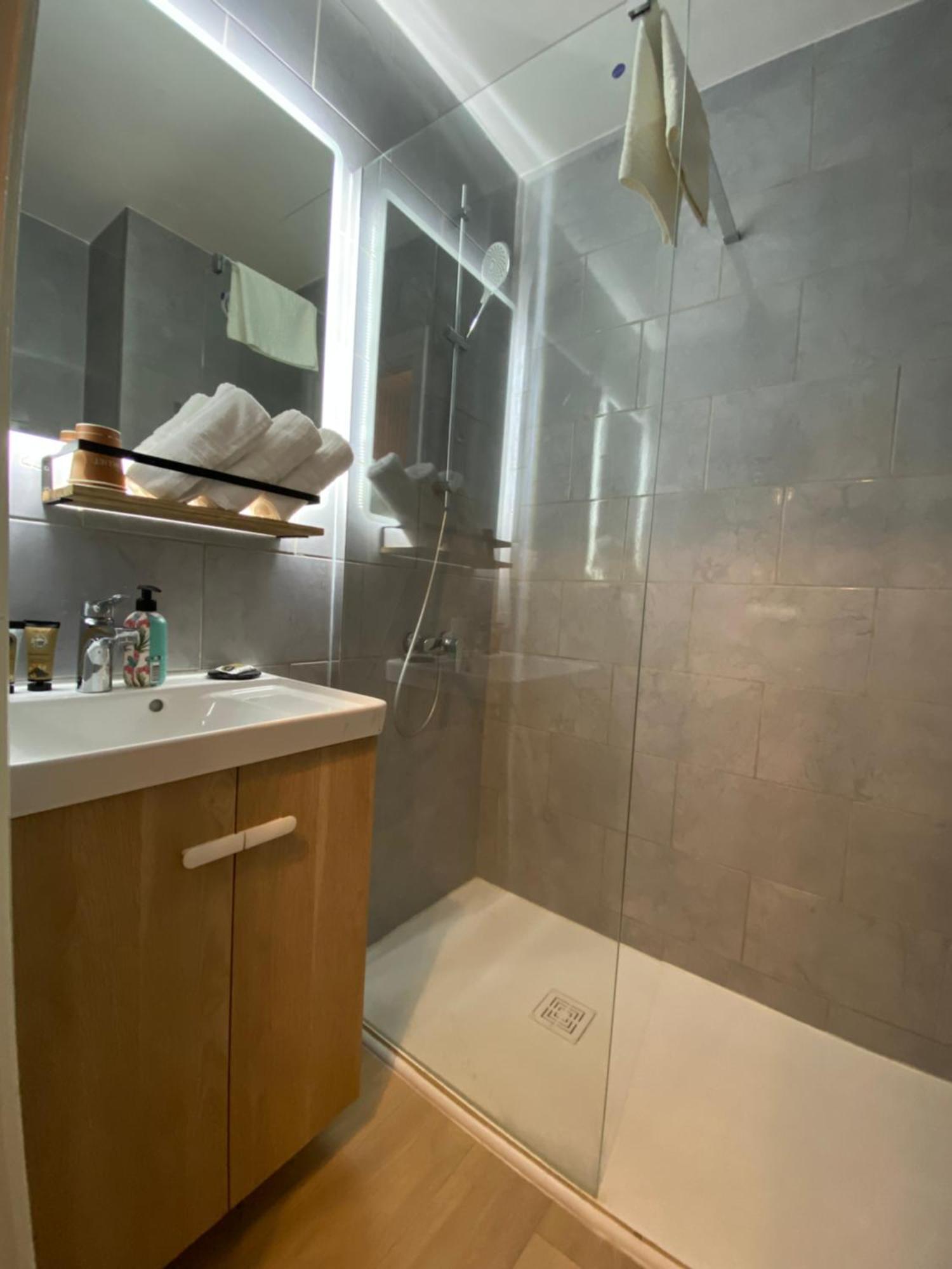Studios & Chambres Aux Portes De Geneve Сен-Жульен-ан-Женевуа Экстерьер фото